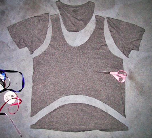 How to turn a T-shirt into a gym-top or vest for free 1